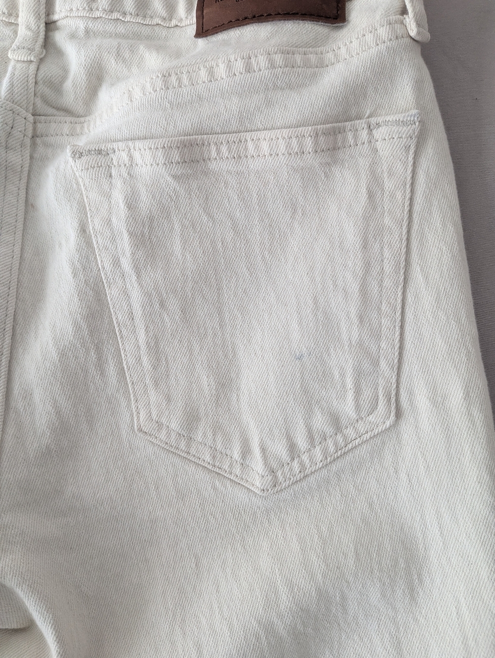 Abercrombie & Fitch Cream Off-White Denim Jeans Waist Label